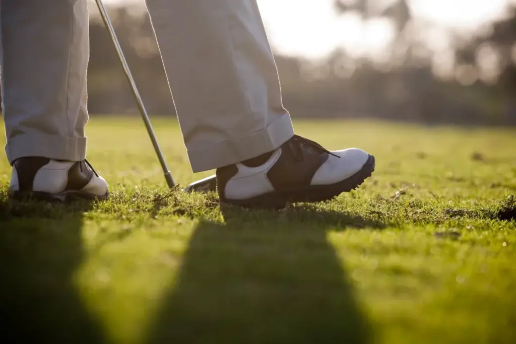Extra Wide Men’s Golf Shoes for Comfort, Stability, and Performance on the Course